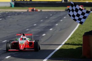 レース3で優勝したオリ・カドウェル(プレマ・セオドール・レーシング)
