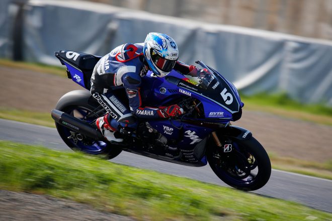 レース1では三つどもえの3位争いを制して表彰台を獲得した