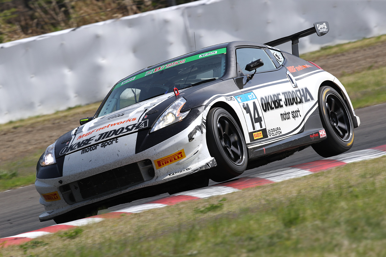 15号車岡部自動車 T-MAN Z34（長島正明／小松一臣／坂本祐也／勝亦勇雅組）