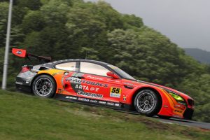 アタックに臨むARTA BMW M6 GT3