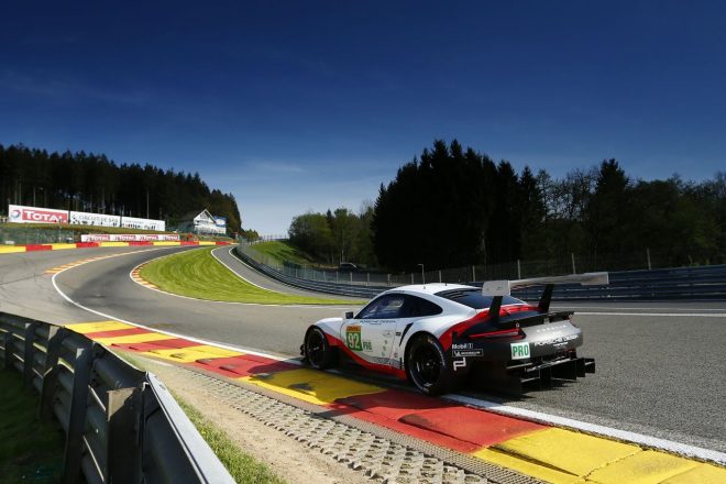 ポルシェGTチームの92号車ポルシェ911 RSRがLM-GTEプロクラス2位を獲得した。
