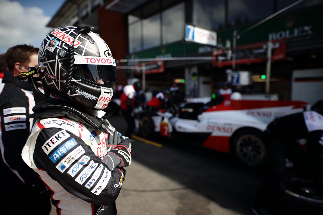 TOYOTA GAZOO Racingの7号車トヨタTS050ハイブリッドをドライブする小林可夢偉