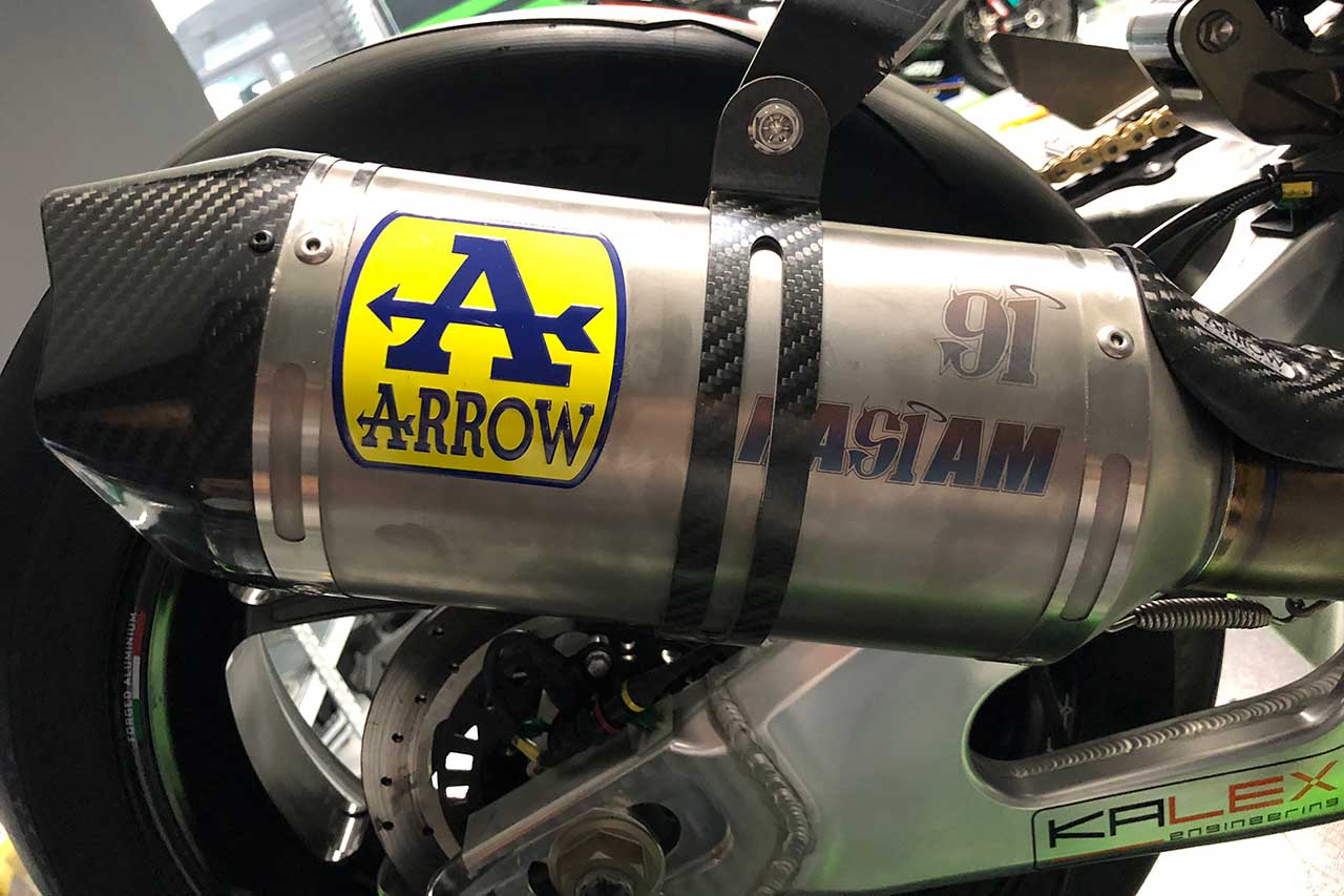 カレックスの新しいスイングアームを装着するという