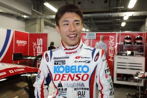 小林可夢偉の代役を務めた坪井翔