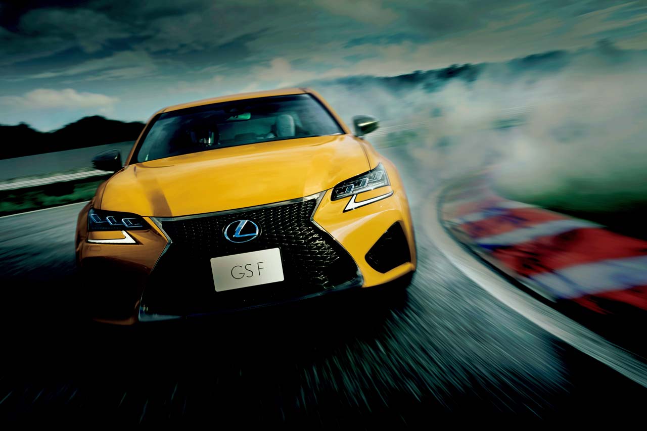 レクサスGS F（ネープルスイエローコントラストレイヤリング）