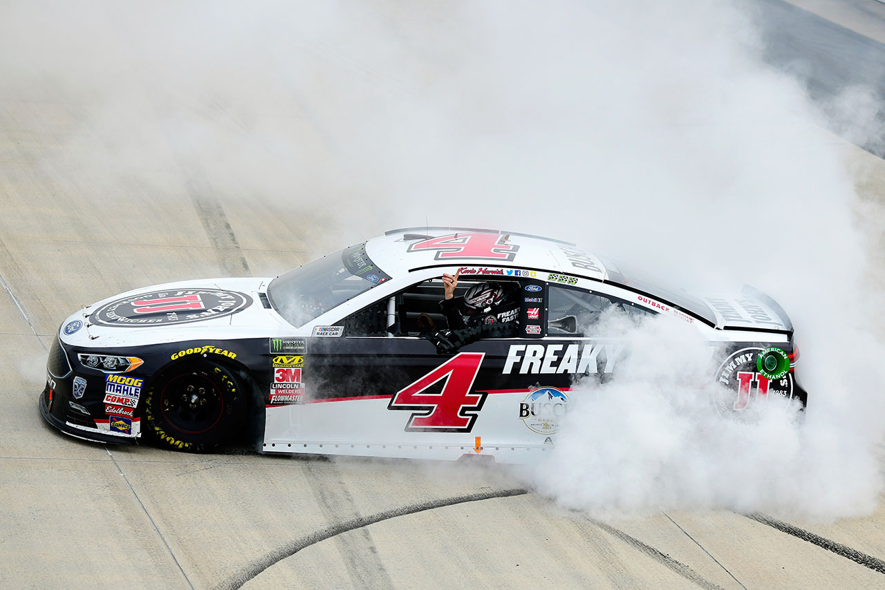 201周に渡ってラップリーダーを務める圧倒ぶりをみせたケビン・ハービック（フォード・フュージョン）