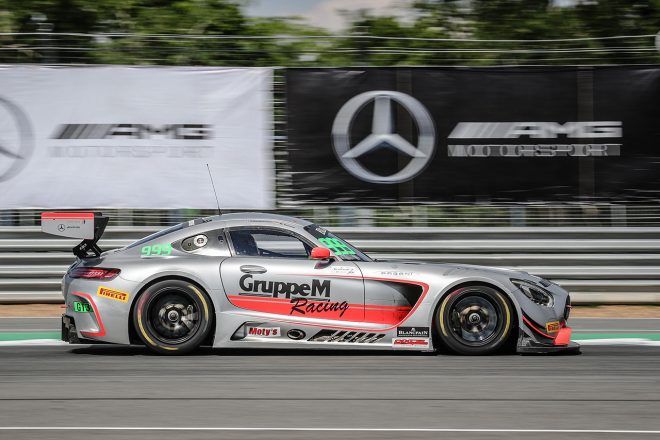 999号車メルセデスAMG GT4