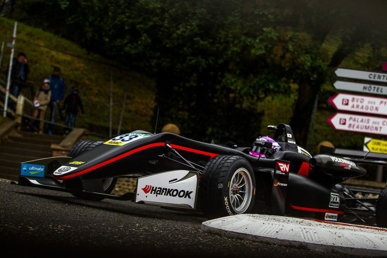 佐藤万璃音（モトパーク）