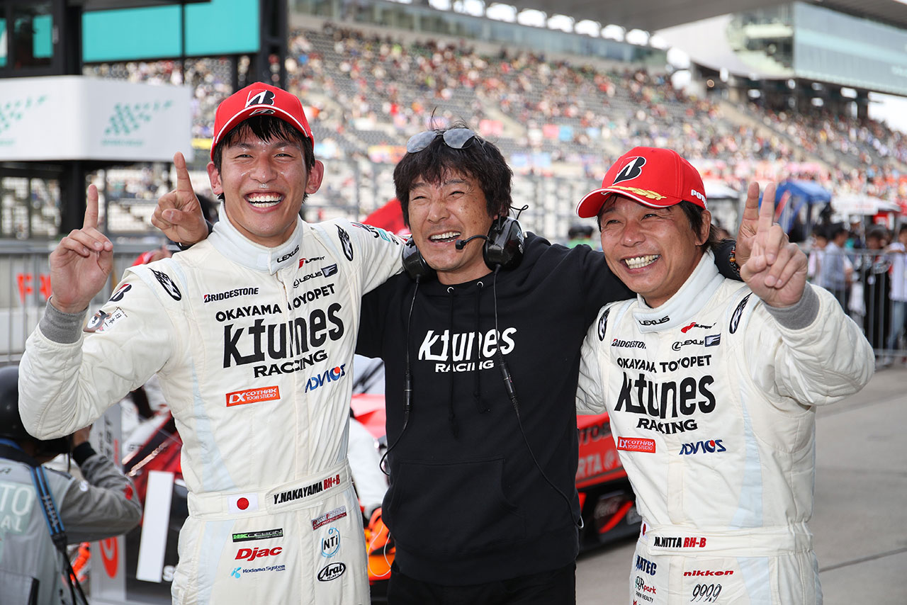 スーパーGT第3戦、GT300クラスを制したK-tunes RC F GT3の中山雄一と新田守男、影山正彦監督