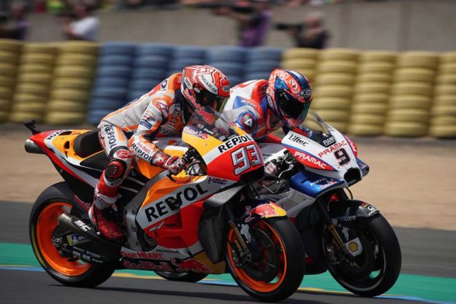 トップ争いをするマルク・マルケスとダニロ・ペトルッチ