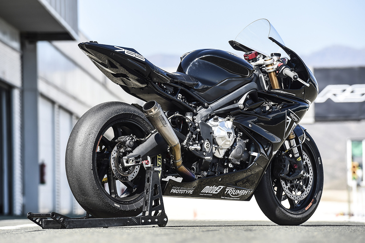 トライアンフのMoto2エンジン開発テスト車（リア）