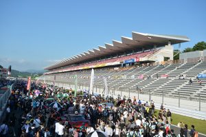 レース直前グリッドウォーク