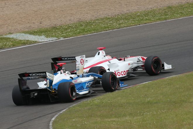 野尻智紀（DOCOMO TEAM DANDELION RACING）／小林可夢偉（carrozzeria Team KCMG）