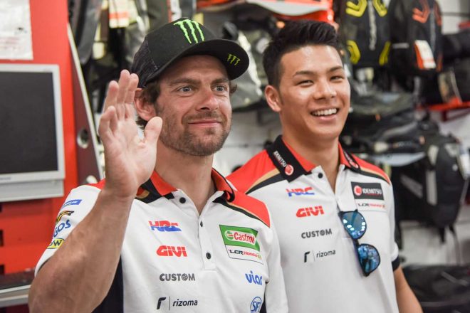 GIVIのイベントに参加したクラッチロー（左）と中上（右）