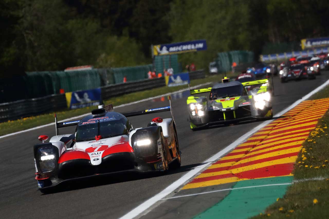 トヨタTS050ハイブリッドとバイコレス・レーシング・チームのENSO CLM P1／01・ニスモ