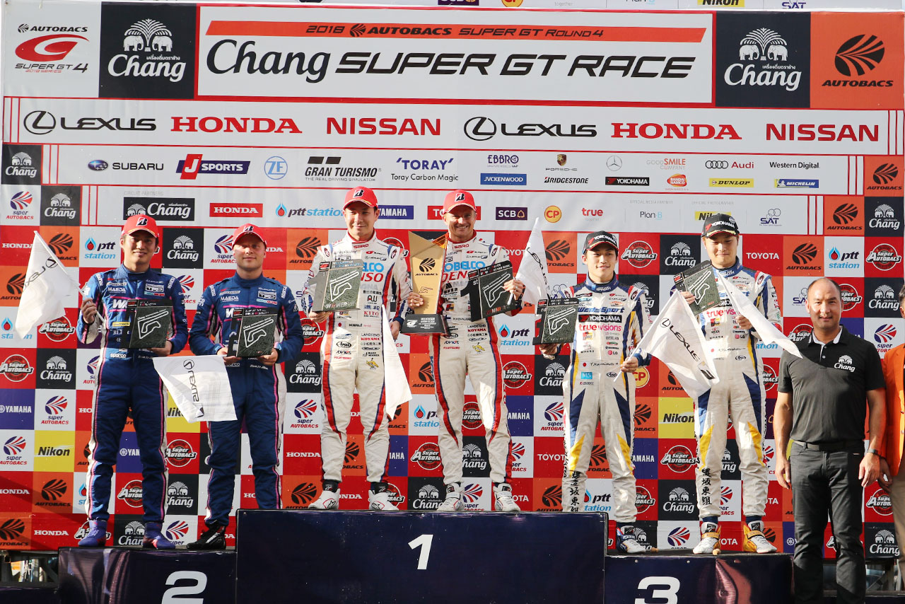 GT500クラス表彰台