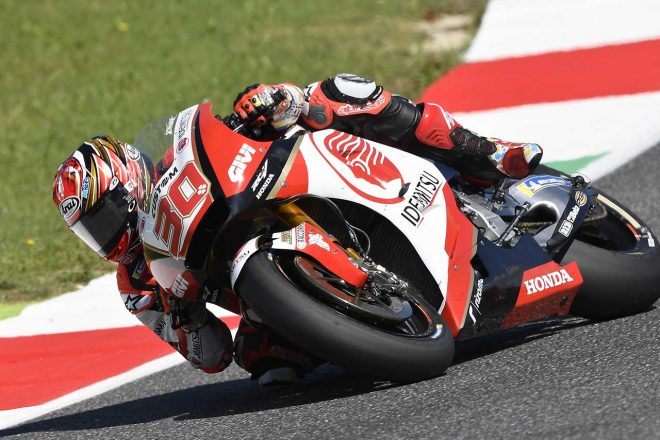 転倒した中上はピットに戻ったが、「どうしても走りぬきたい」とチームに話したという