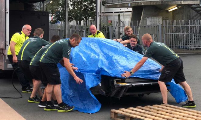 クラッシュを喫した95号車アストンマーチン・バンテージAMR