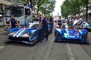 ジネッタG60-LT-P1・メカクローム（左）とBRエンジニアリングBR1・AER（右）