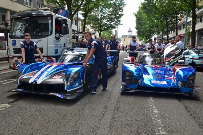 ジネッタG60-LT-P1・メカクローム（左）とBRエンジニアリングBR1・AER（右）