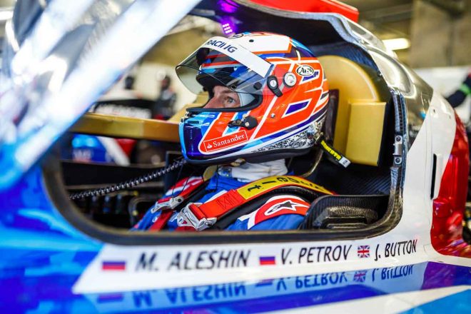 ジェンソン・バトンはビタリー・ペトロフ、ミカエル・アレシンの11号車BR1をシェアする