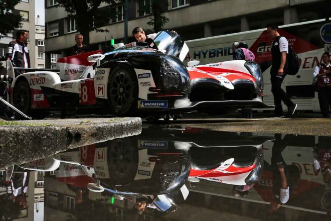 唯一のハイブリッドマシンであるTOYOTA GAZOO RaicngのトヨタTS050ハイブリッド