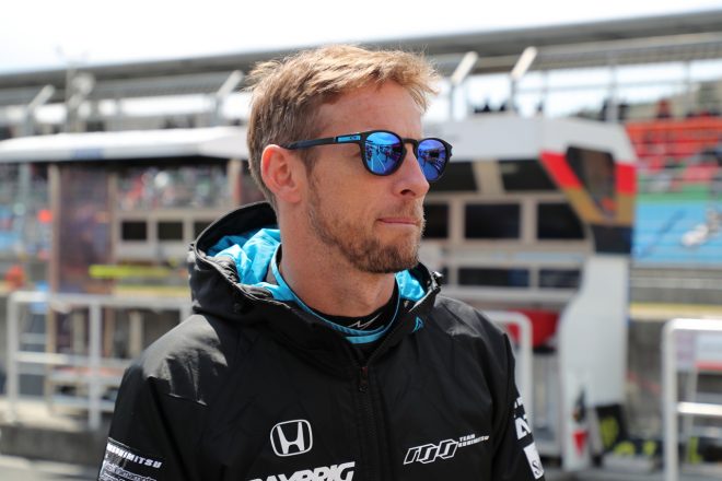 ジェンソン・バトンはLatch ™ （Asia Fit）を身につけている