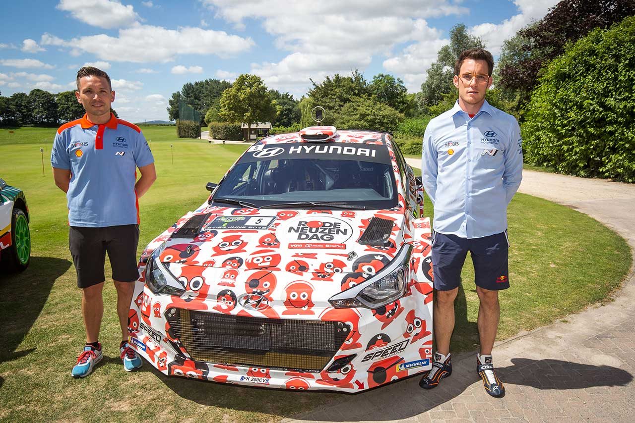 イープル ラリーに参戦するティエリー ヌービル 右 とコドライバーのニコラス ギルソウル 左 Wrc ランキング首位のヌービル チャリティーカラーのヒュンダイで地元ベルギーのラリー参戦の画像 写真 3 Autosport Web
