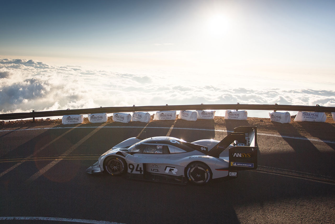 アタックに臨むI.D.R パイクスピーク