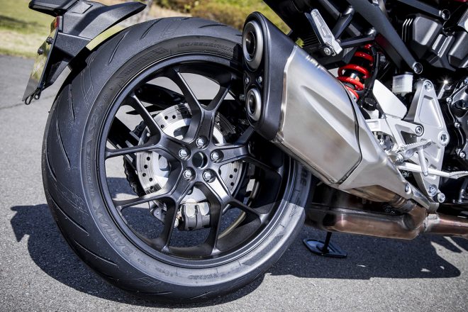 ホンダCB1000R マフラー