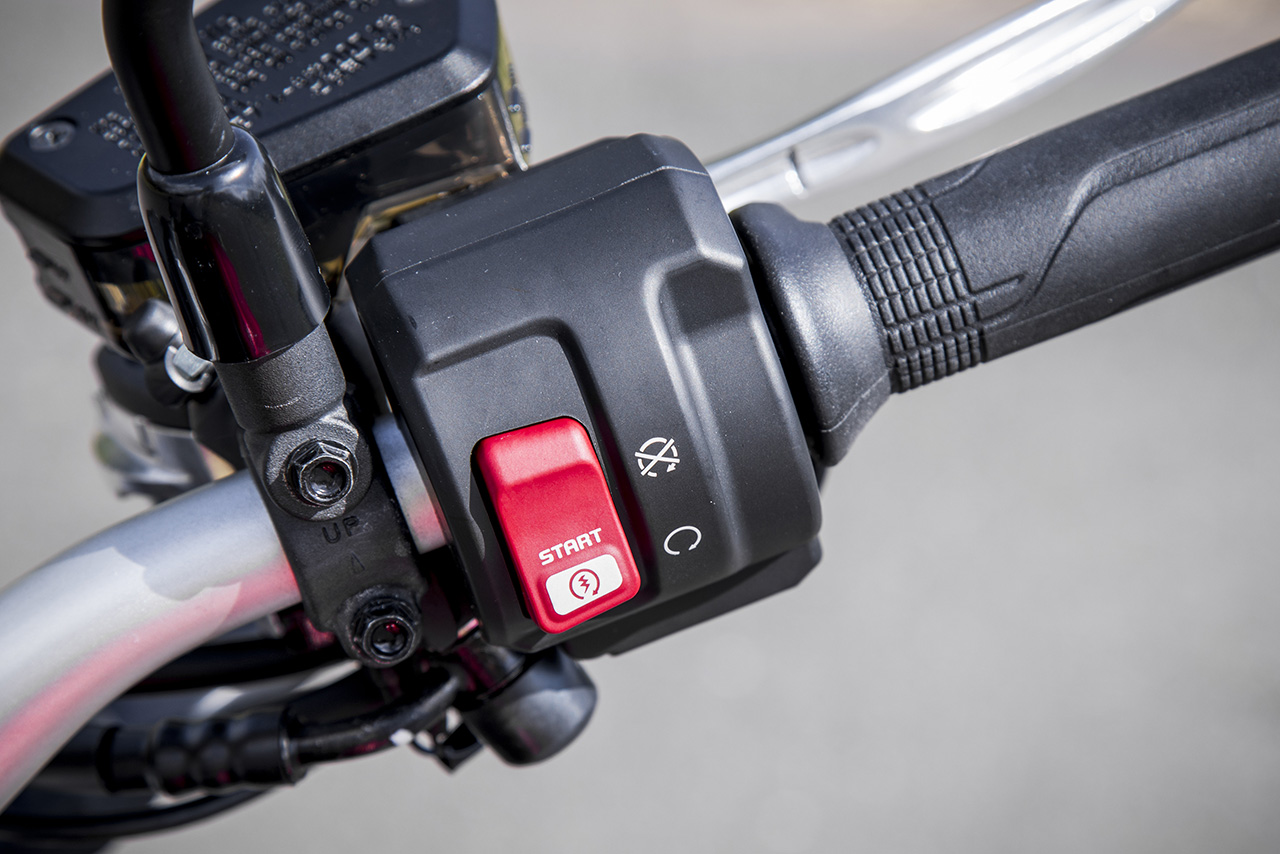 ホンダCB1000R 右ハンドルスイッチ