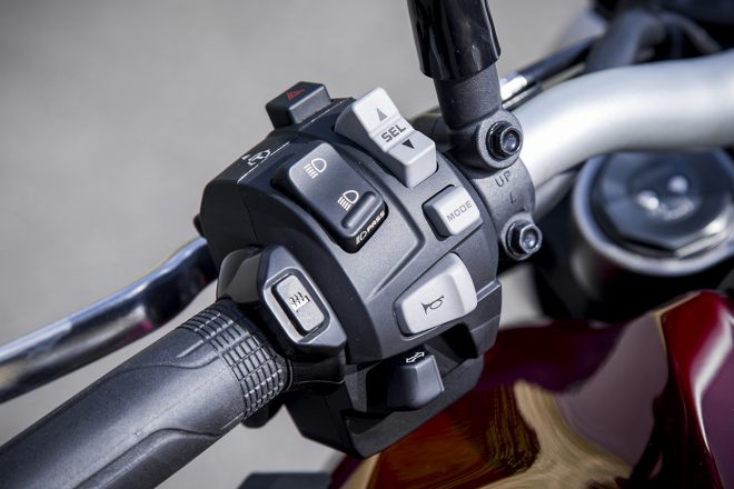 ホンダCB1000R 左ハンドルスイッチ