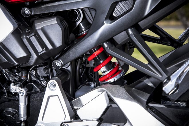 ホンダCB1000R リヤサスペンション