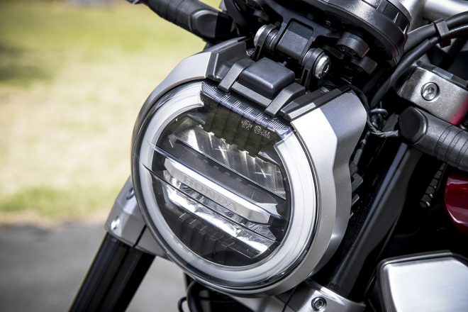 ホンダCB1000R ヘッドライト