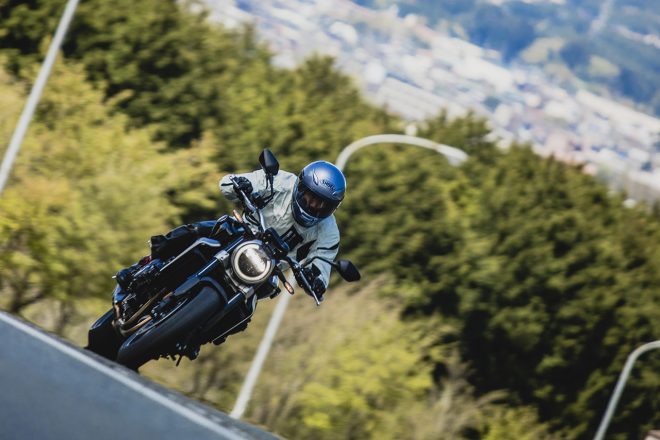 7000回転を超えると凄まじいポテンシャルが発揮される