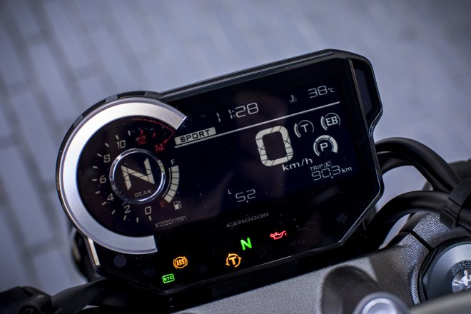 ホンダCB1000R メーターパネル