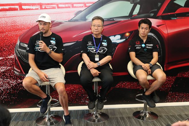 タイのメディアからはスーパーGTはもちろん、F1やMotoGP、サッカーワールドカップに関する質問が飛び出した