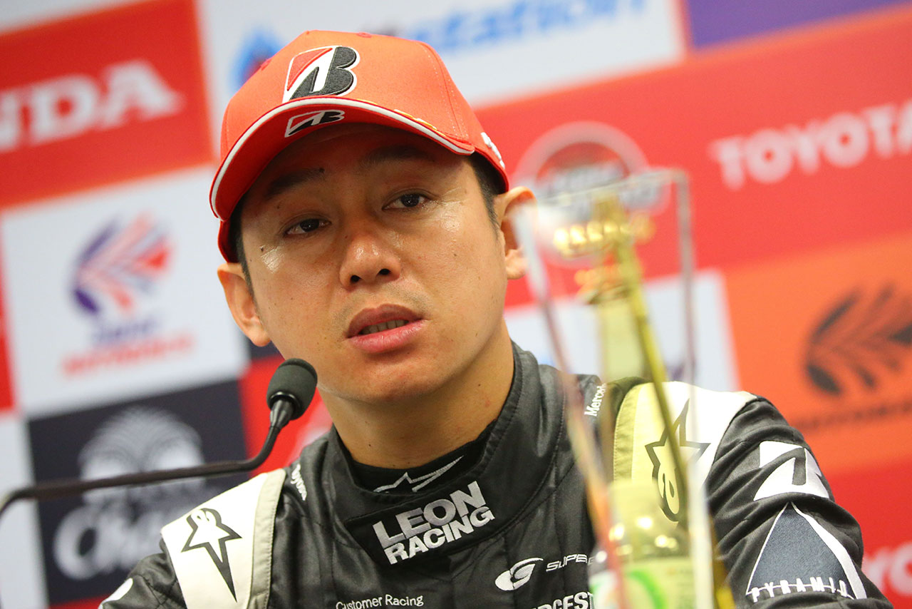 ポールポジション会見に臨んだ黒澤治樹（LEON CVSTOS AMG）
