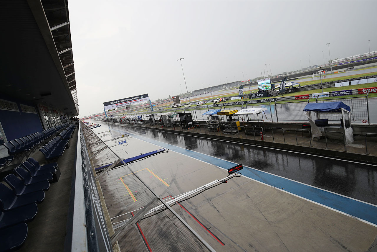 予選直前に降ったスコールがセッションの流れを大きく変えた