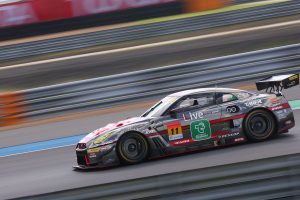 全車がピットを終えた段階でトップに浮上したGAINER TANAX GT-R