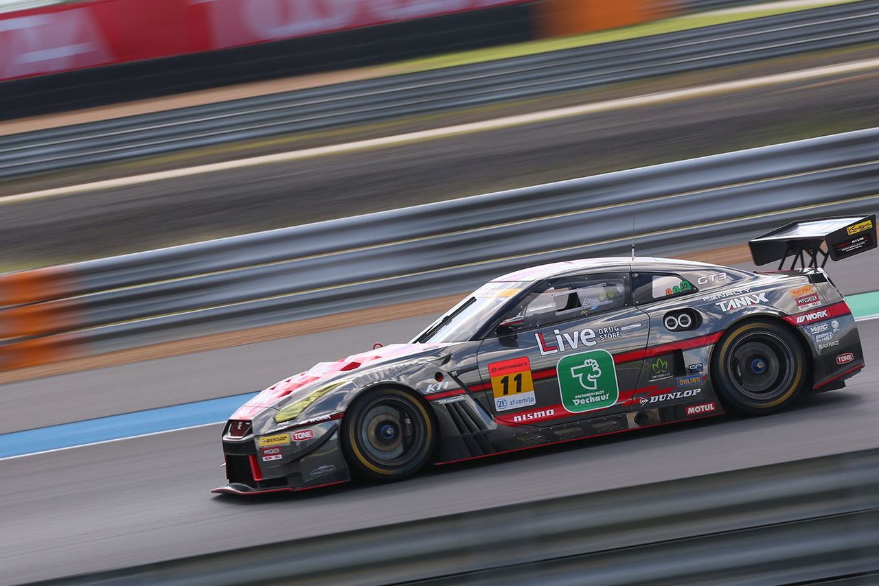 全車がピットを終えた段階でトップに浮上したGAINER TANAX GT-R