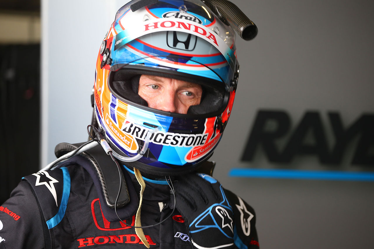 ジェンソン・バトンは前半スティントを担当