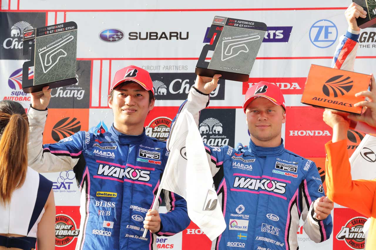 2位表彰台を獲得した大嶋和也とフェリックス・ローゼンクヴィスト