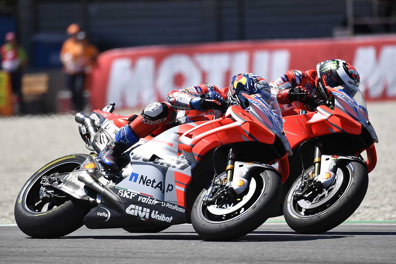 ロレンソとドヴィツィオーゾ、ふたりの使っているカウルの違いがわかる