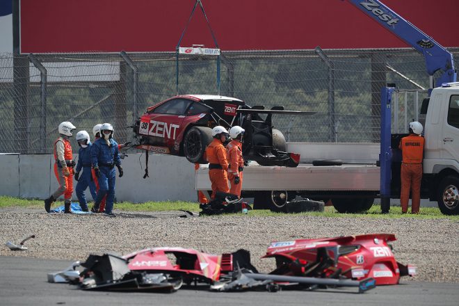 クラッシュしたZENT CERUMO LC500