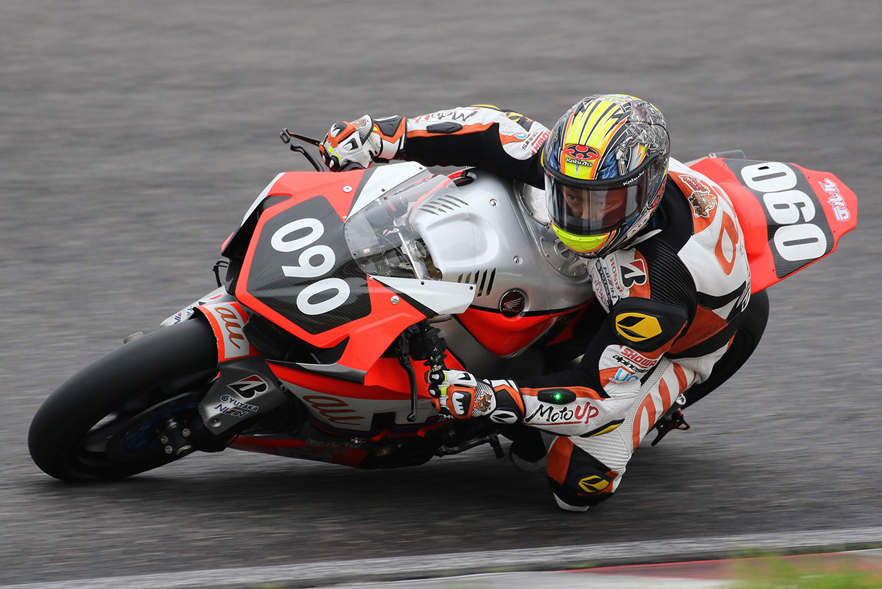 メーカー合同テスト初日の総合トップとなったau・テルル MotoUP RT