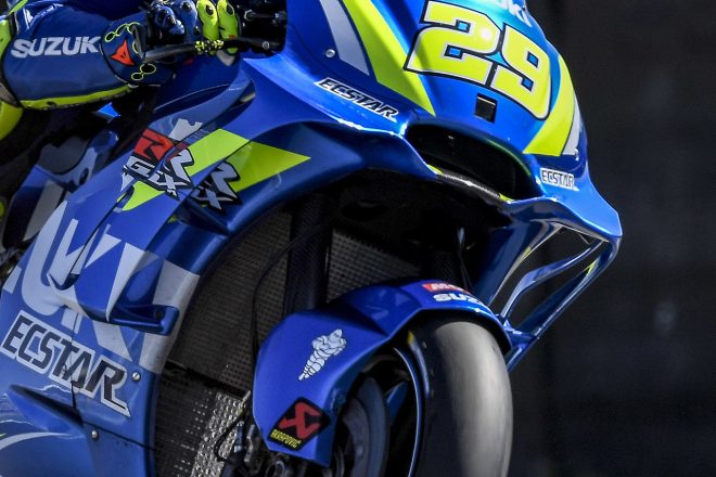 スズキの空力デバイス付きフェアリング