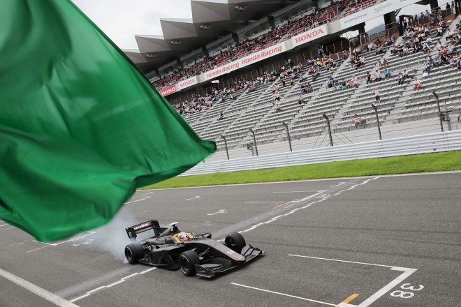 富士スピードウェイで行われたSF19デモランの様子