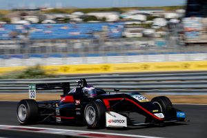 ユーロF3ザントフォールトのレース3で4位入賞を果たした佐藤万璃音(モトパーク)