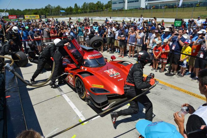 カナダのファンの前でピットストップ練習を公開したマツダチーム・ヨースト